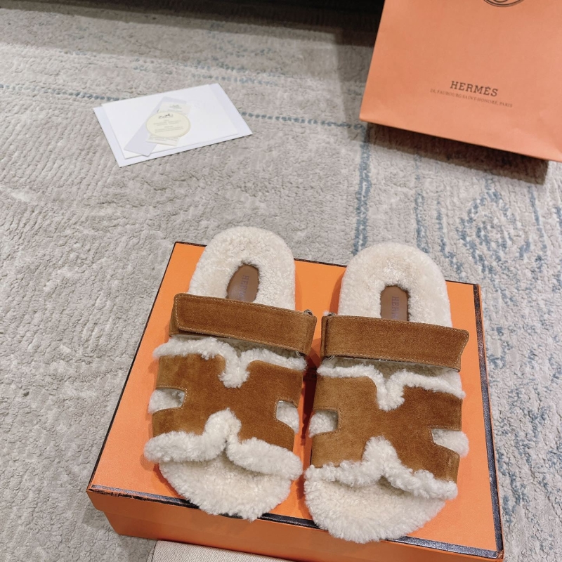 H**mes slippers